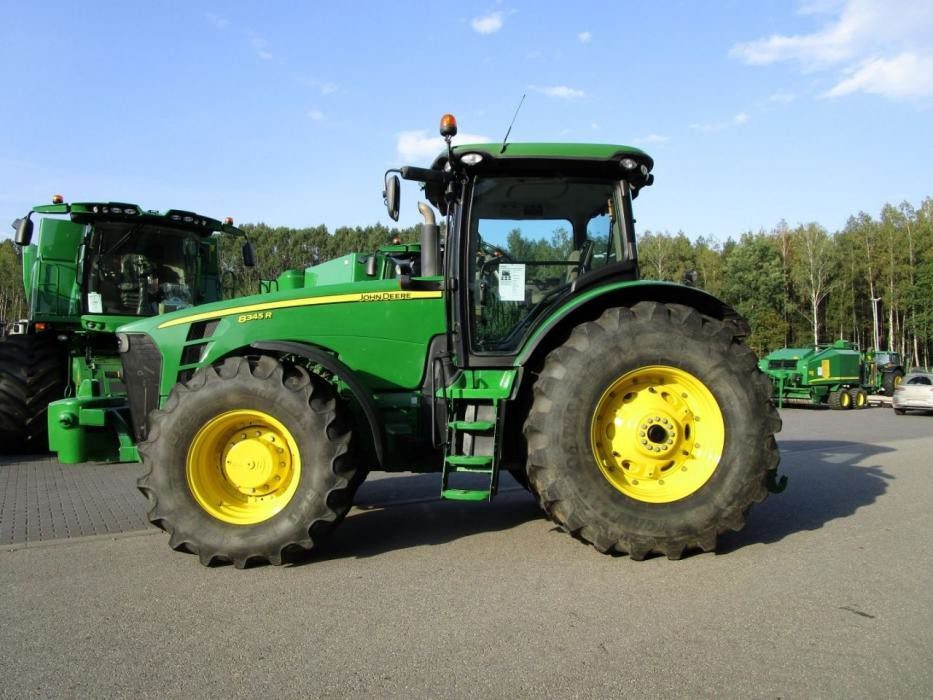 ТРАКТОР колісний John Deere 8345R
