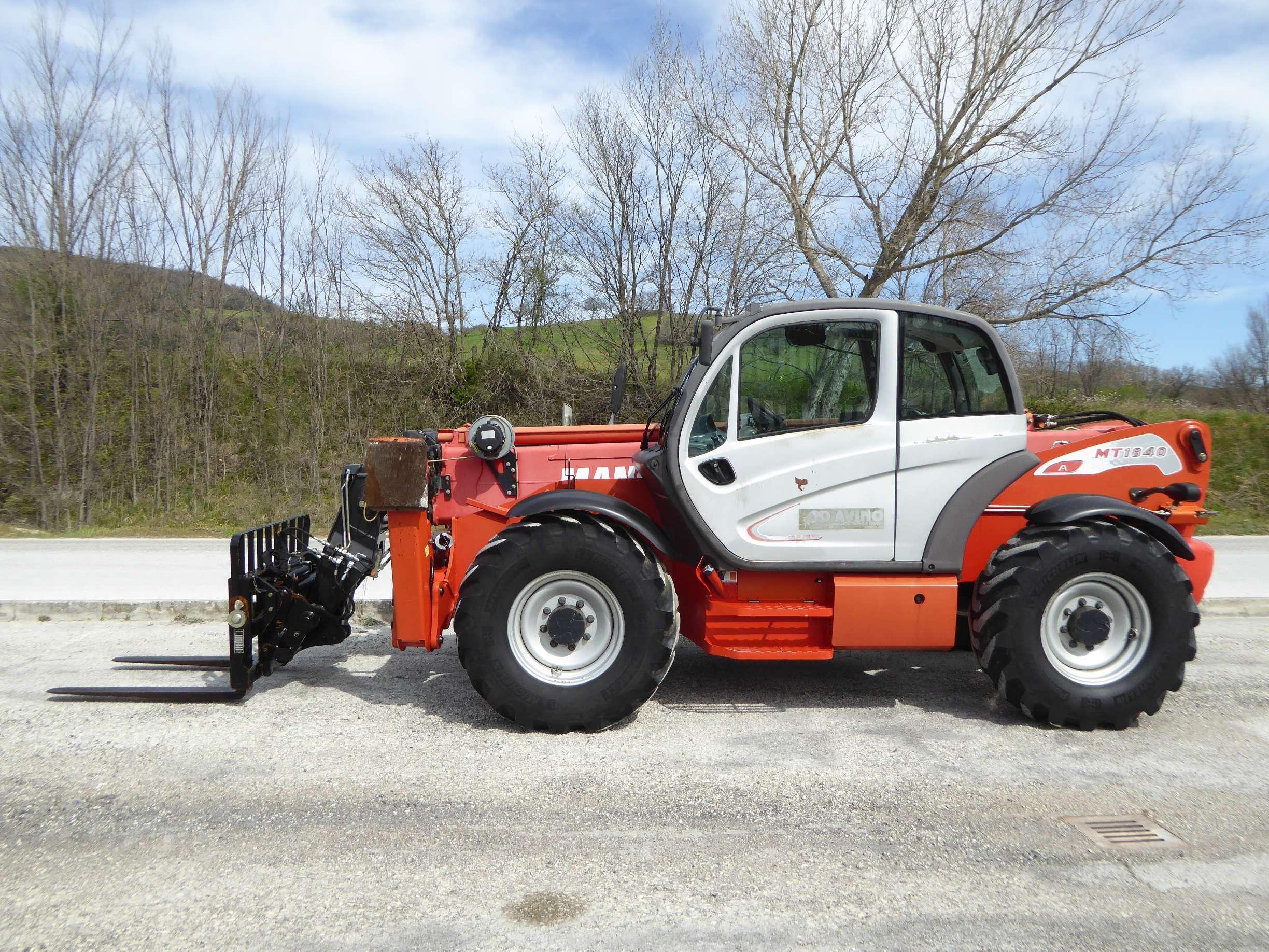 Телескопічний навантажувач MANITOU MT-1840