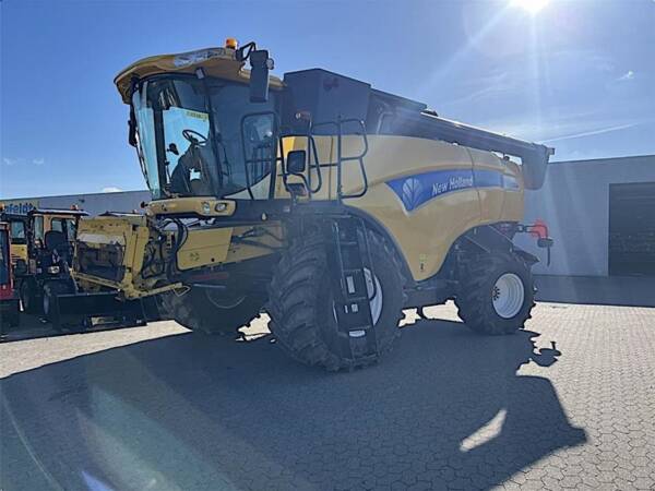 Зернозбиральний комбайн New Holland CX 840