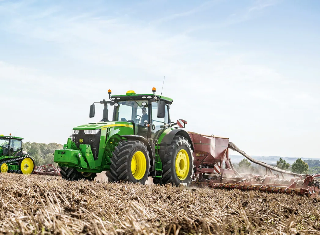 Сівалка John Deere 16 Precision Planting разом із ТРАКТОРОМ колісним John Deere 8370R