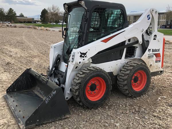 Міні-навантажувач BOBCAT S590