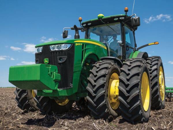 ТРАКТОР колісний John Deere 8400R