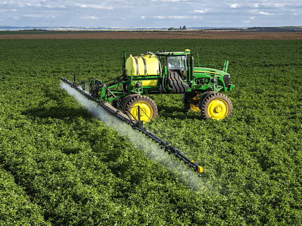 Самоходный опрыскиватель John Deere М4040